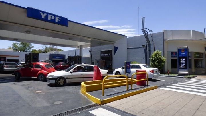 Golpe al bolsillo: YPF subió 4,5% el precio de sus combustibles