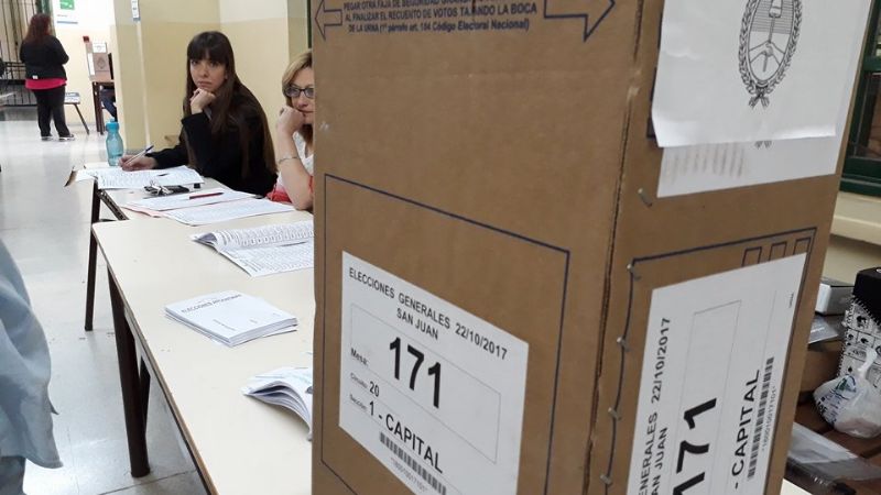 El Gobierno propone retrasar un mes las PASO y las elecciones legislativas