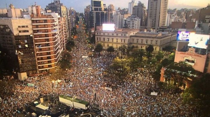 Macri cierra la campaña en Córdoba con su última marcha