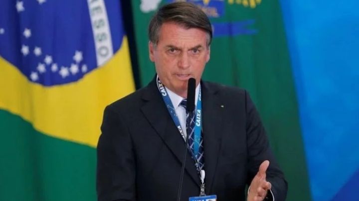 Jair Bolsonaro fue hospitalizado de urgencia