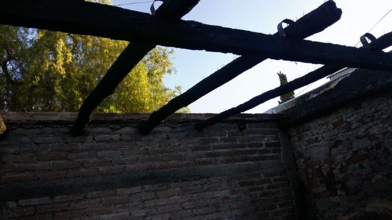 Pesadilla en Concepción: a una familia se le incendió su casa y aprovecharon para robar bajo amenaza