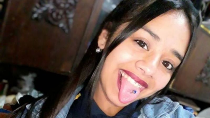 Ejecutaron de un disparo a una adolescente apoyando el arma en su cabeza: buscan a su novio
