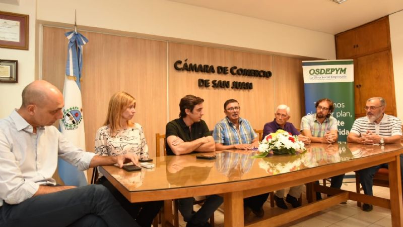 Baistrocchi se reunió con miembros de la Cámara de Comercio de San Juan
