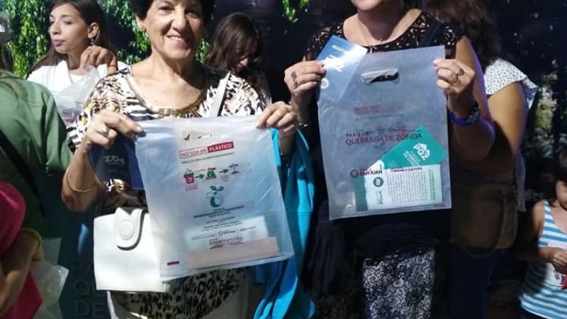 Dos emprendedoras sanjuaninas desataron el furor por las bolsas biodegradables