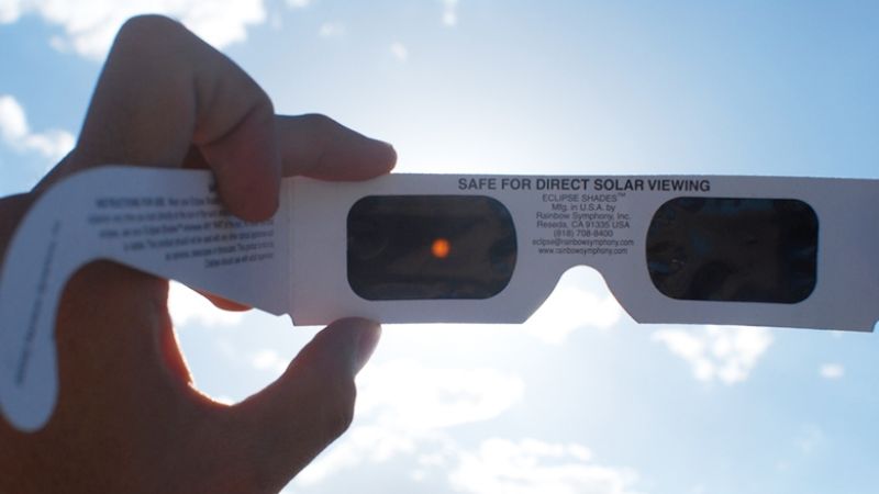 Eclipse total de sol en San Juan: distribuirán 50 mil lentes gratis en los puntos estratégicos