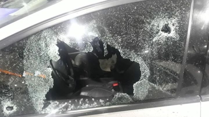 Emboscaron a un jefe de la Policía Federal y balearon su auto