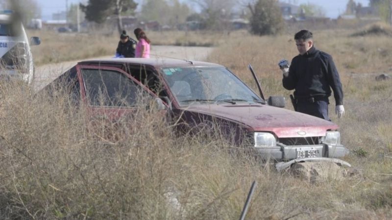 Escalofriante: encontraron a un hombre asesinado adentro de un auto