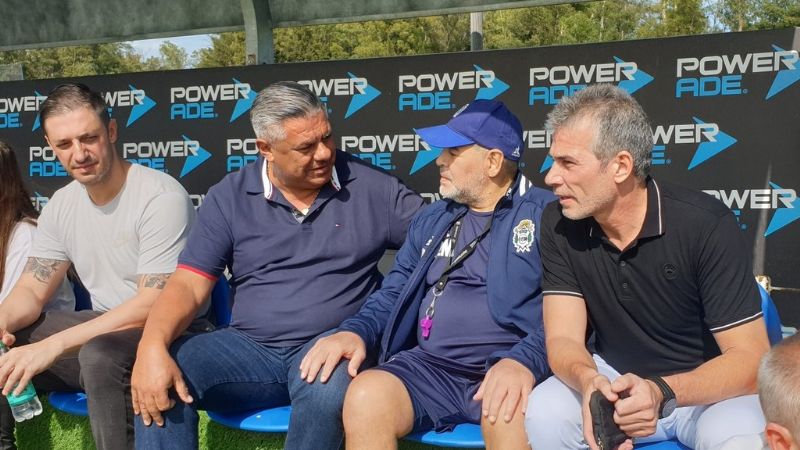 Reconciliados: Chiqui Tapia se reunió con Maradona