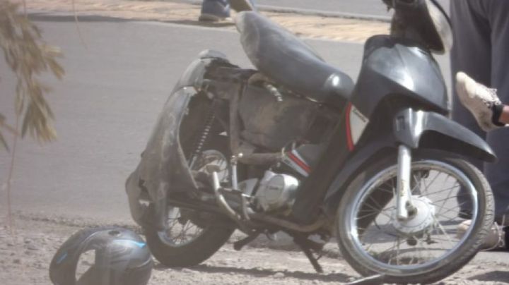 Un joven motociclista murió en Trinidad tras un choque y el otro vehículo se fugó