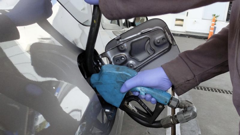 Diciembre con aumento: los combustibles suben un 4% desde este jueves
