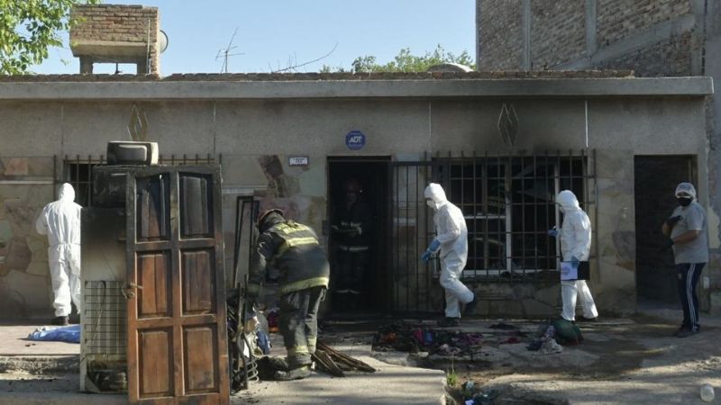 Horror: murió una mujer y sus nietas de 10 y 16 años al incendiarse su vivienda