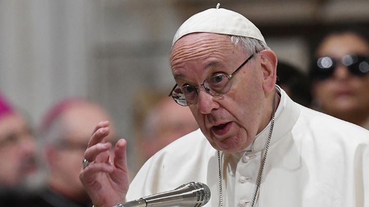 El Papa Francisco le envió a Milei un rosario bendecido