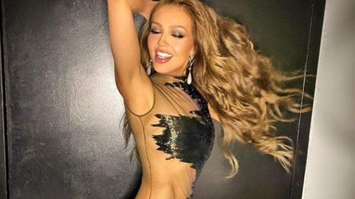 Thalía recibió un "beso doble" por el éxito de "Lo Siento Mucho"