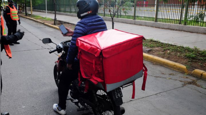 Buscan terminar con el trabajo informal en los servicios de delivery en San Juan