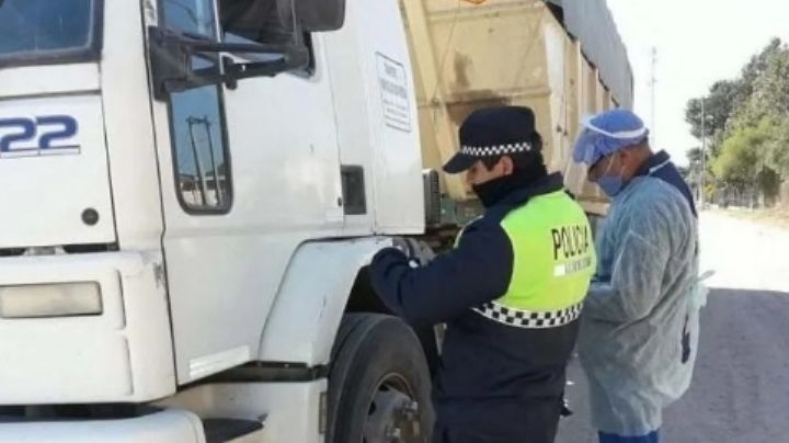 Detuvieron y aislaron a camioneros que esquivaron controles policiales y sanitarios
