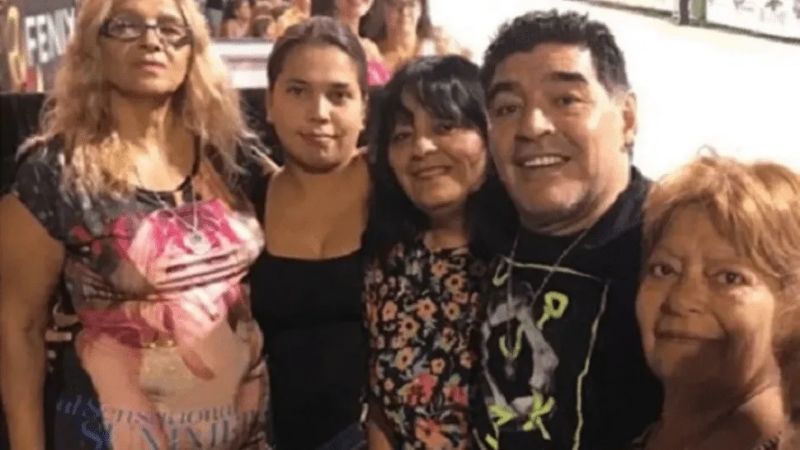 Un positivo por coronavirus en el clan Maradona desató escándalo con los vecinos
