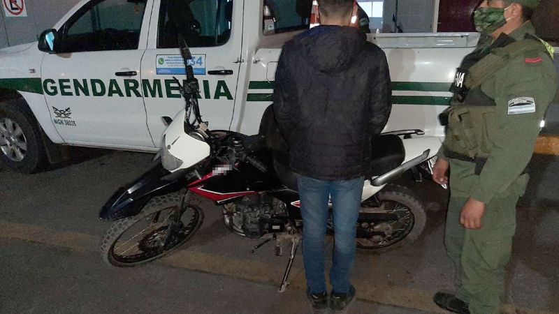 Delivery blanco: salía en su moto a repartir cocaína y lo atraparon