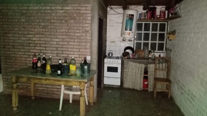 Sorprendieron a 12 jóvenes en una fiesta clandestina en Barreal