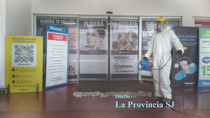 Coronavirus en San Juan: analizan las cámaras del supermercados para ver la circulación del repositor