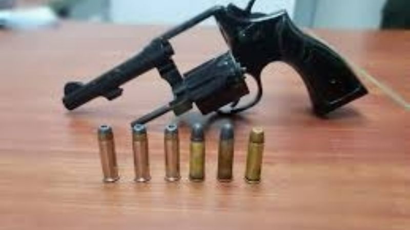 Investigan hechos de inseguridad en Santa Lucía y detienen a un hombre armado