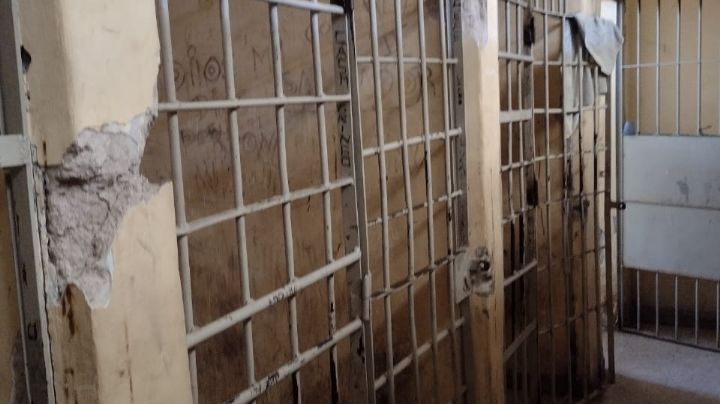 Capital: detenido destrozó las paredes de cemento de la celda de la Comisaría 2da