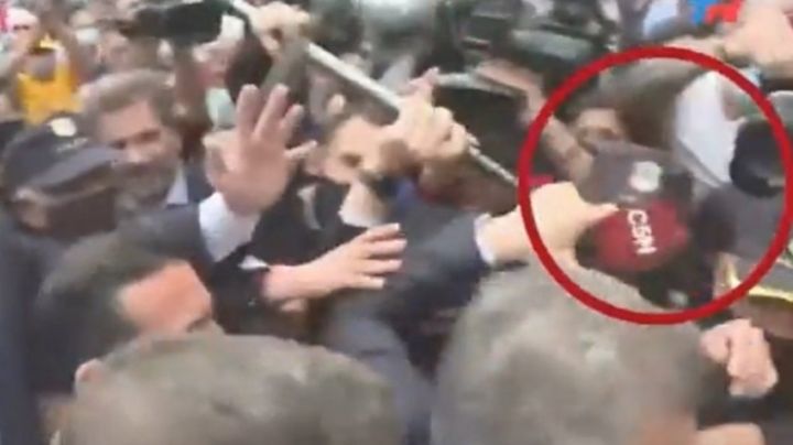 Macri tiró al piso un micrófono de C5N, fue repudiado y pidió disculpas: ahora será denunciado