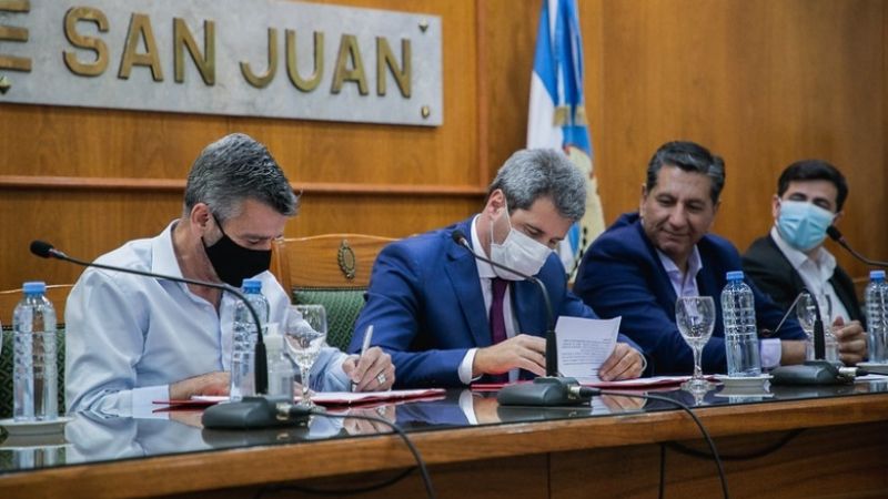 Uñac y Zabaleta firmaron un convenio por más de $132 millones para el desarrollo local