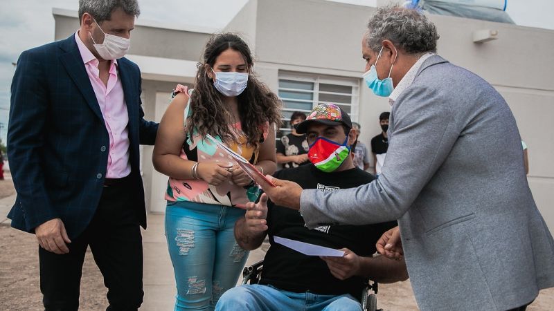 Más de 100 familias recibieron su casa propia en Santa Lucía