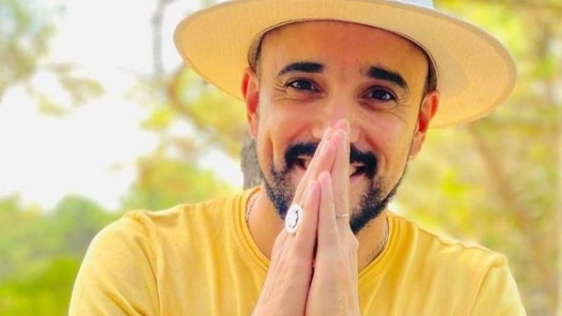 "¿Qué dice?": Abel Pintos se tentó mal en un vivo por el comentario "inocente" de un seguidor