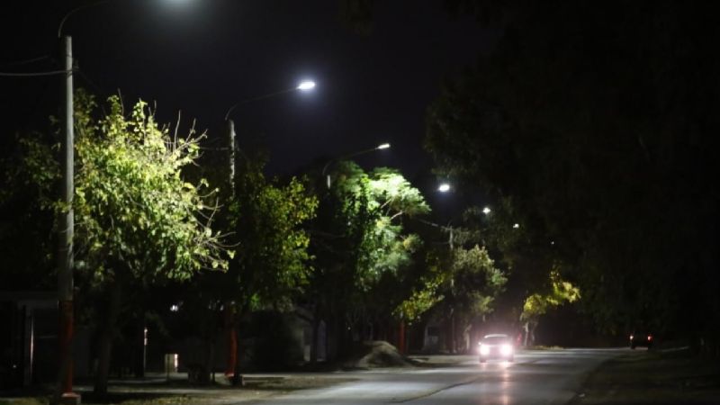 El barrio Los Andes ya tiene nueva iluminación led y semáforos