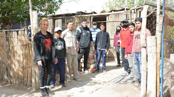 Filmaron historias del terremoto y lograron que una familia construya su nueva casa en Sarmiento