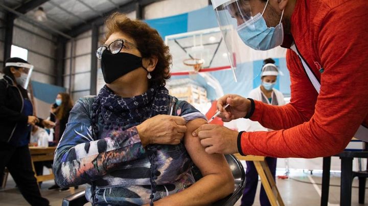 San Juan comenzará a aplicar las vacunas de refuerzo contra el covid-19 a los mayores de 60 años
