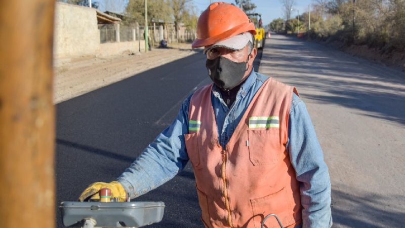 Jáchal: avanzan las obras de pavimentación de calle Eugenio Flores