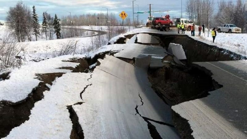 Videos: así se vivió el terremoto de 8.2 en las costas de Alaska
