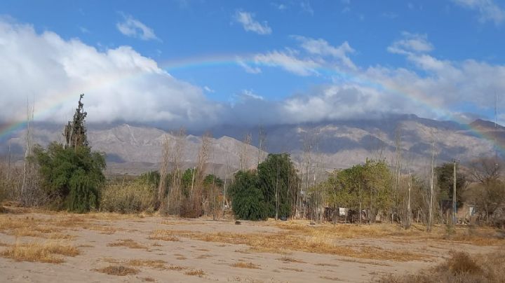 Después del viento y la lluvia, el arcoíris sorprendió a los sanjuaninos