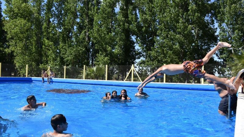 Clubes sanjuaninos con piscinas: inspeccionan las cantinas para garantizar salubridad en los alimentos