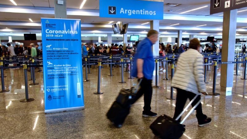 Argentinos y residentes con esquema completo no deberán presentar PCR al ingresar al país