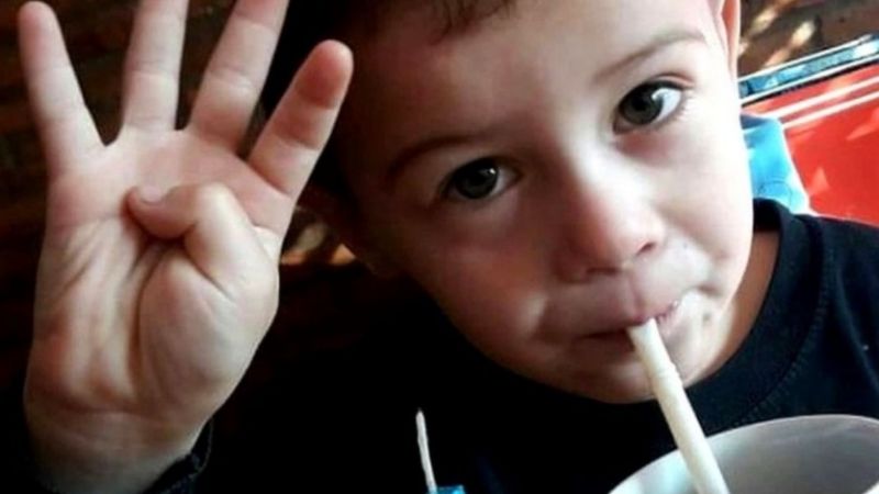 Un video muestra cómo la madre de Lucio Dupuy ocultaba el llanto de su hijo con reguetón