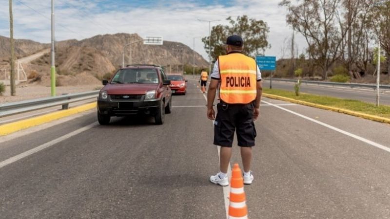 Colocaron pórticos lectores de patentes en los límites de San Juan para detectar vehículos robados
