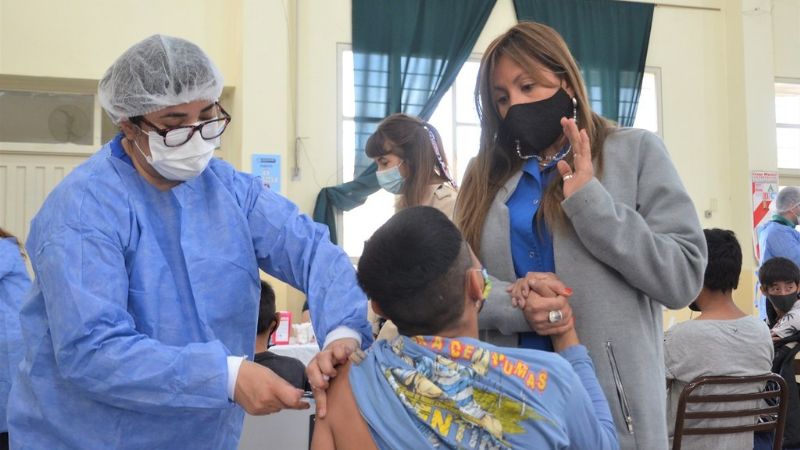 Covid en San Juan: pese al aumento de casos, entre el 35% y 40% está vacunado con la tercera dosis