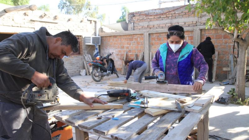 Mujeres carpinteras: las sanjuaninas que trabajan y aprenden un oficio para expandir sus horizontes