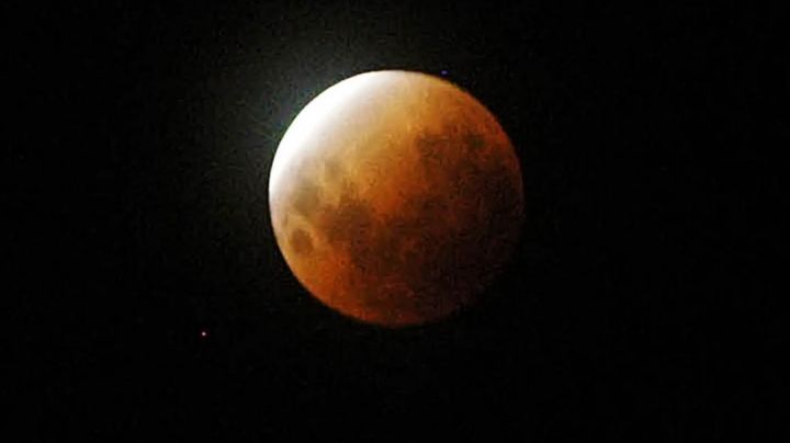 Eclipse total de Luna en San Juan: cómo será el "profundo" fenómeno que durará casi dos horas