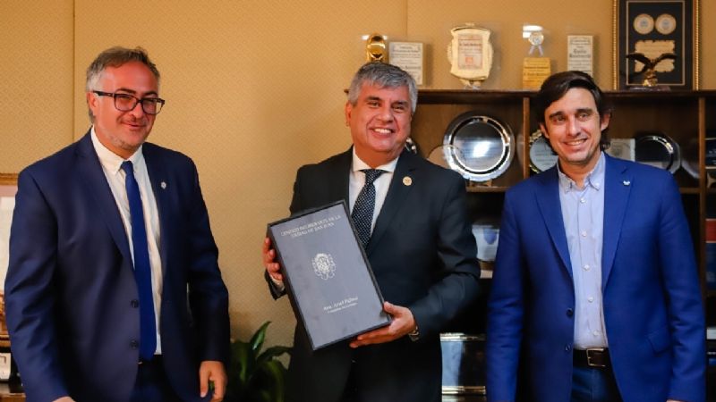 Baistrocchi se reunió con el alcalde de Vicuña, Chile
