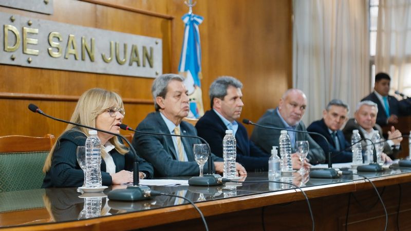 A través del Fodere, Sergio Uñac entregó a los municipios fondos que superan los $737.000.000
