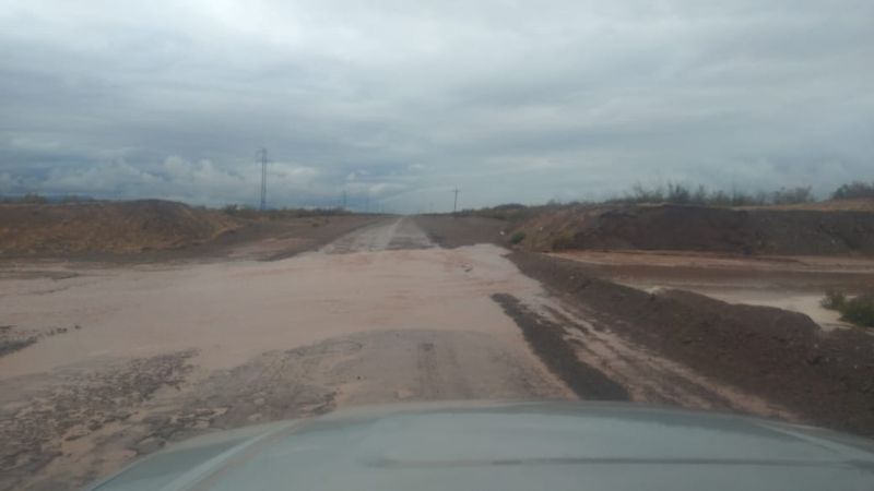 Rutas con rocas y badenes con material de arrastre, las consecuencias de la lluvia en San Juan
