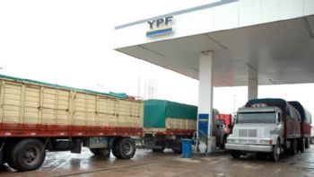 Escasez de combustibles: las estaciones de servicio de San Juan "regulan" sus cupos
