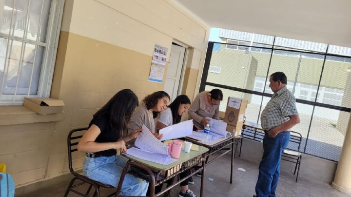 Balotaje: avance lento de las votaciones en San Juan, antes del mediodía