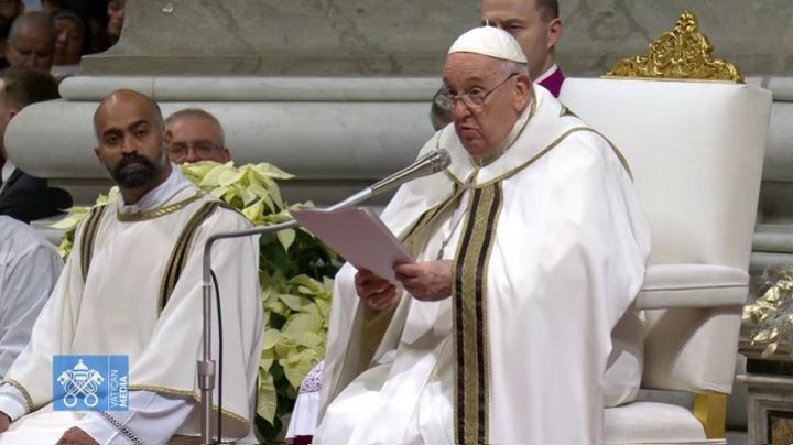 Papa Francisco pide por la paz y deplora la “idolatría del consumismo” de la Navidad