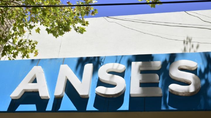 ANSES oficializó un nuevo bono de $55.000: quiénes lo cobrarán en febrero