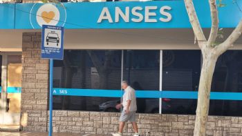 ANSES confirmó que a un grupo pagará $70.000 de bono más $31.851 de complemento